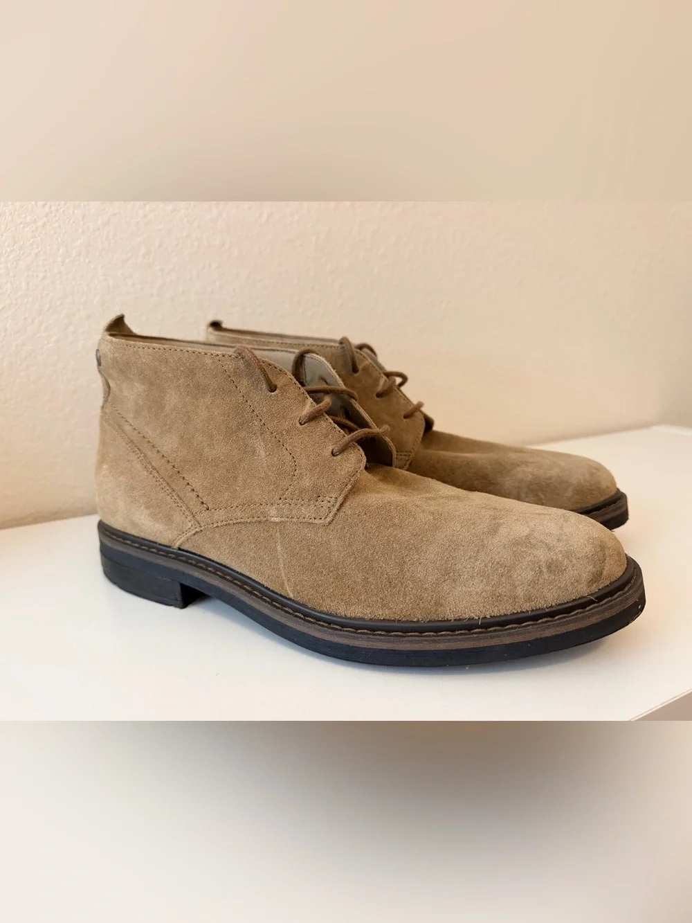 Clarks Newford Mid Chukka Boots – Men’s Size 11M – Dark Sand Suede